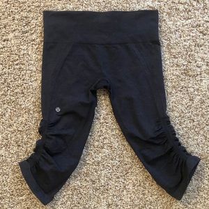 Lululemon In The Flow Grey Crop Legging Size 6